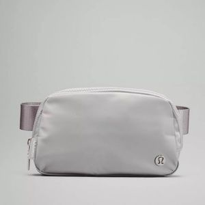 NWT Lululemon Everywhere Belt Bag in Silver Drop